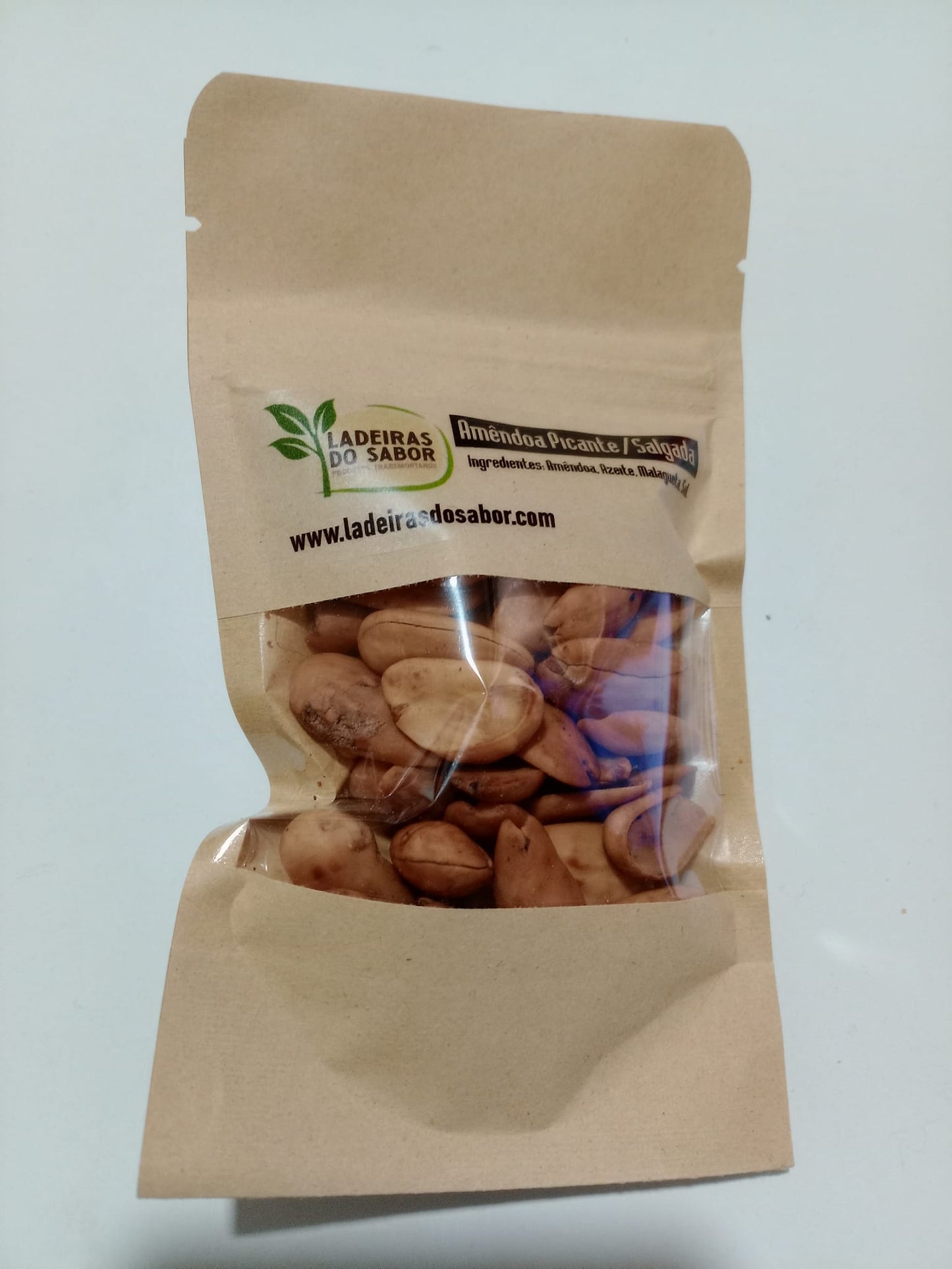 Amêndoa torrada, picante/salgada e caramelizada (40g)