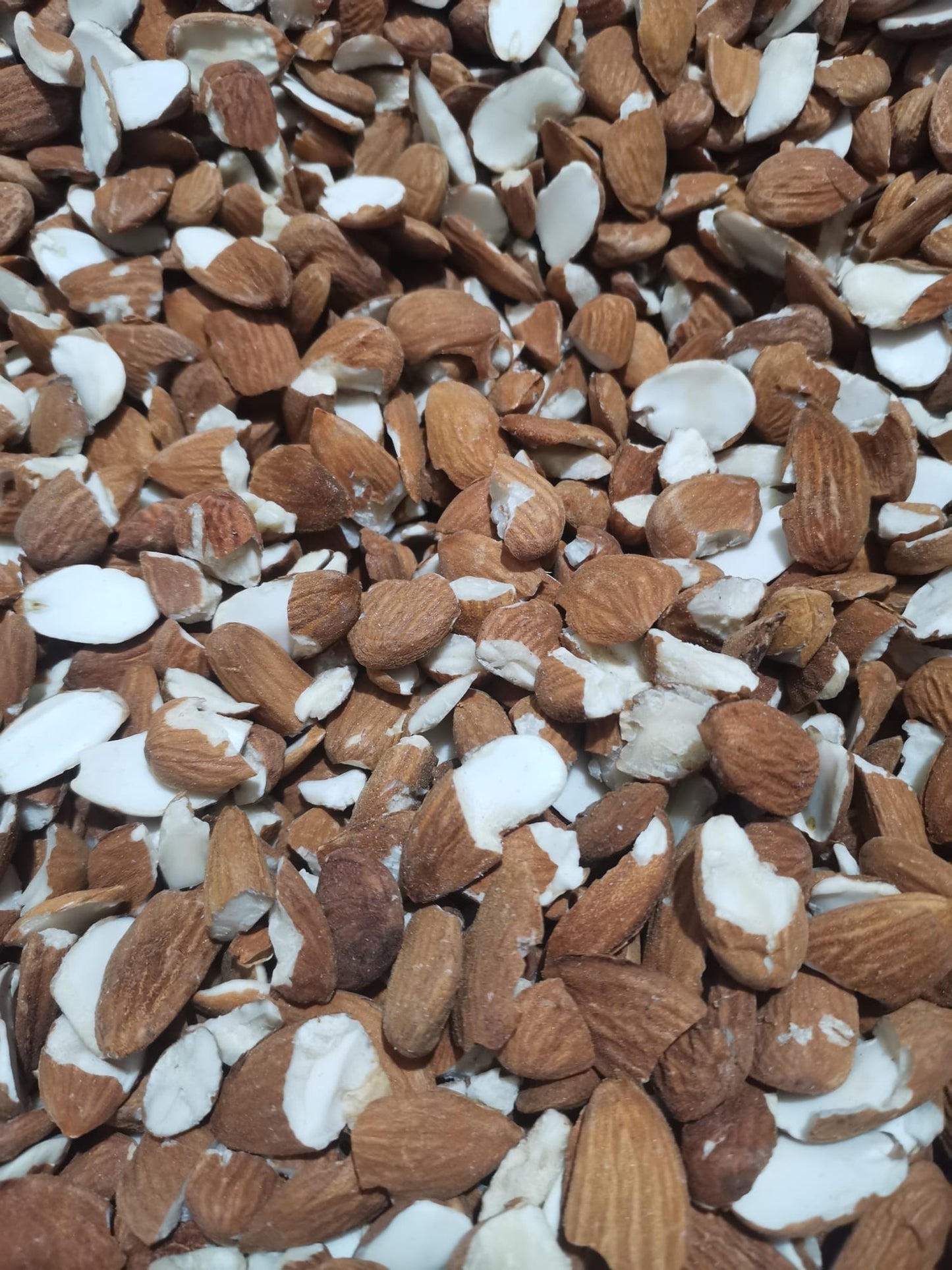 Amêndoa com pele partida (1kg)